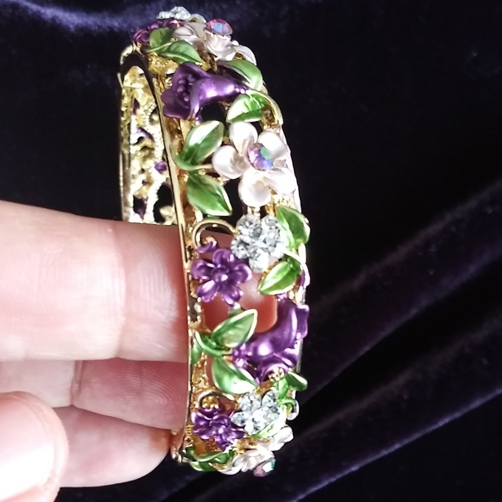 Intricate Floral bracelet/bangle